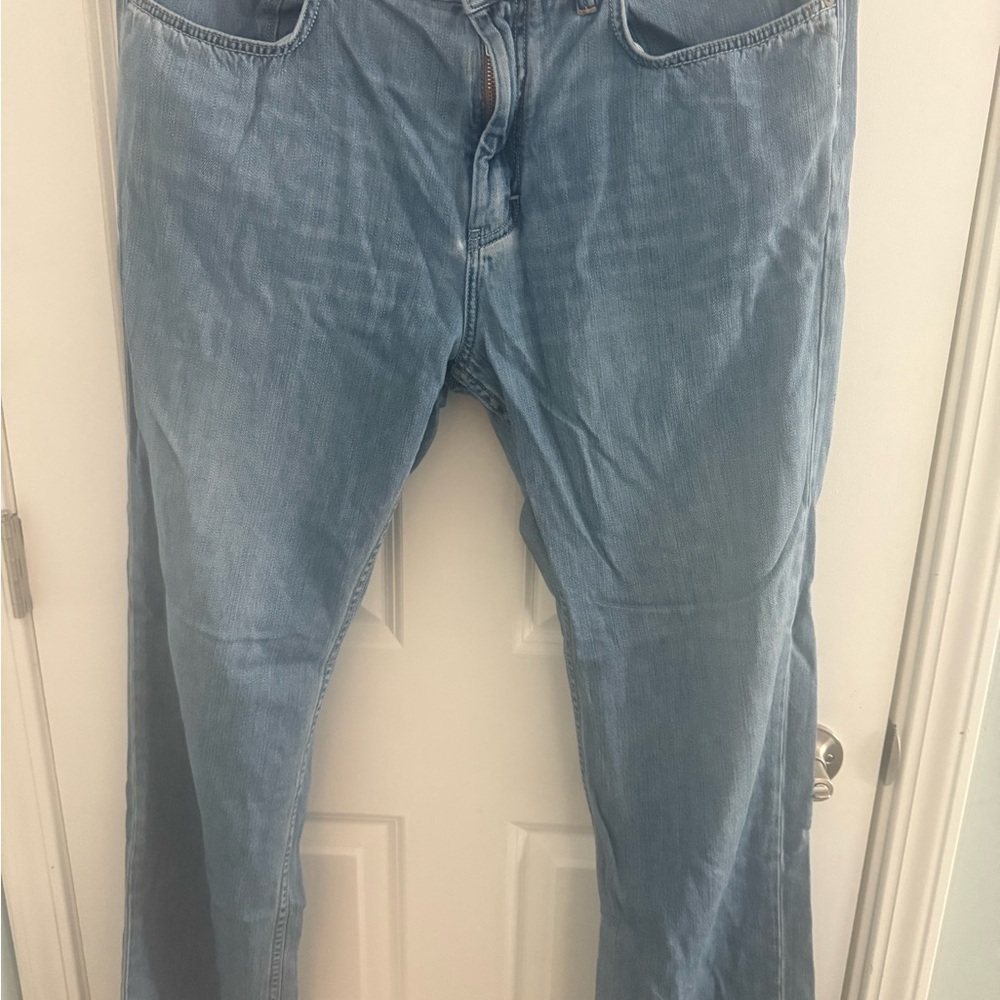 Tommy Bahama Men's Relaxed Light Blue Jeans